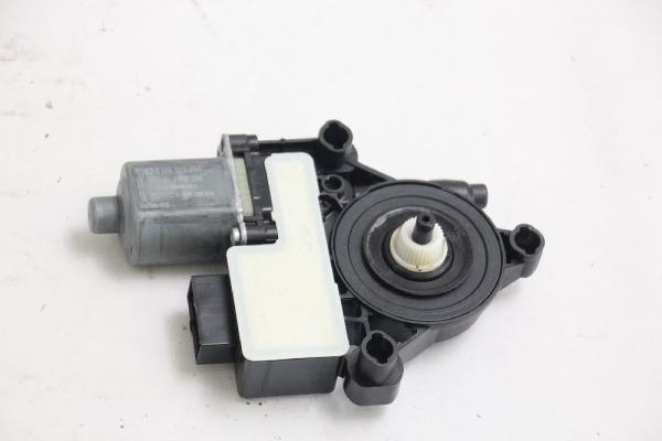 Fensterheber-Motor hinten rechts 0130822694 VW GOLF 7