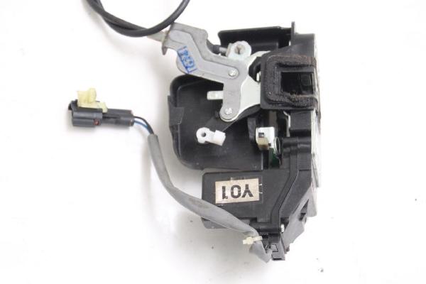 Türschloß vorn rechts 813203E000 Kia SORENTO 1 JC
