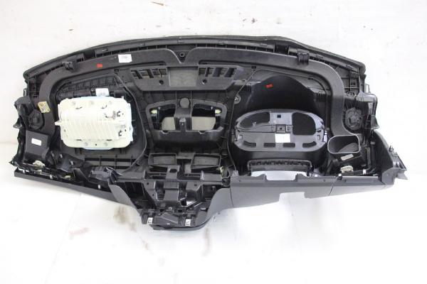 Armaturenbrett 681002517R Renault MEGANE 3 BZO