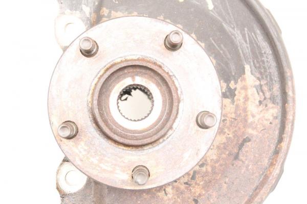 Achsschenkel vorn links 3870A011 Mitsubishi LANCER 8 CX
