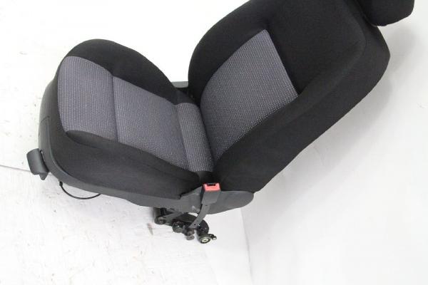 Sitz vorn rechts 1J4881106GK VW BORA