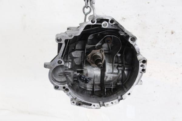 Getriebe 5 Gang 012300057AX Audi A4 Avant 8D B5