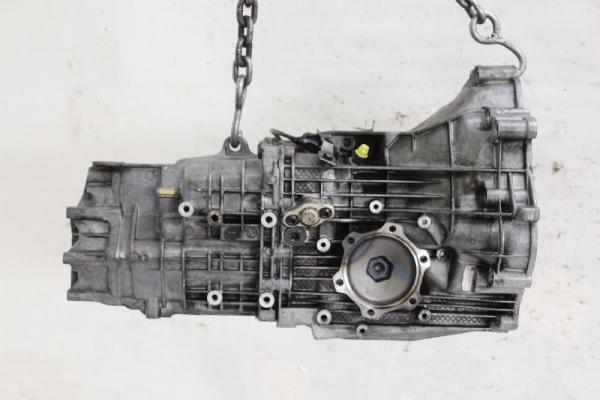 Getriebe 5 Gang 012300057AX Audi A4 Avant 8D B5