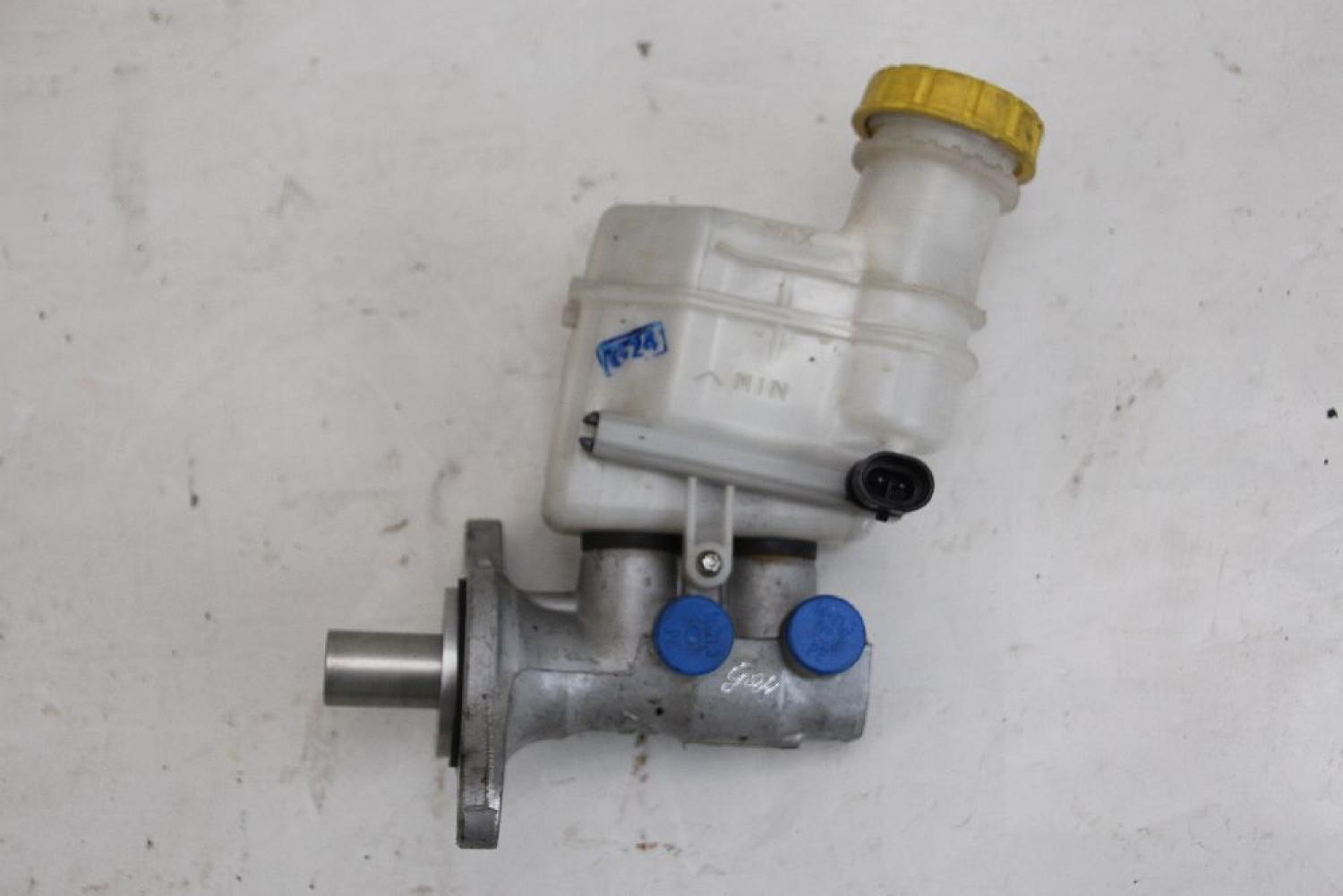 Hauptbremszylinder 1560813 Ford KA 2 RU8