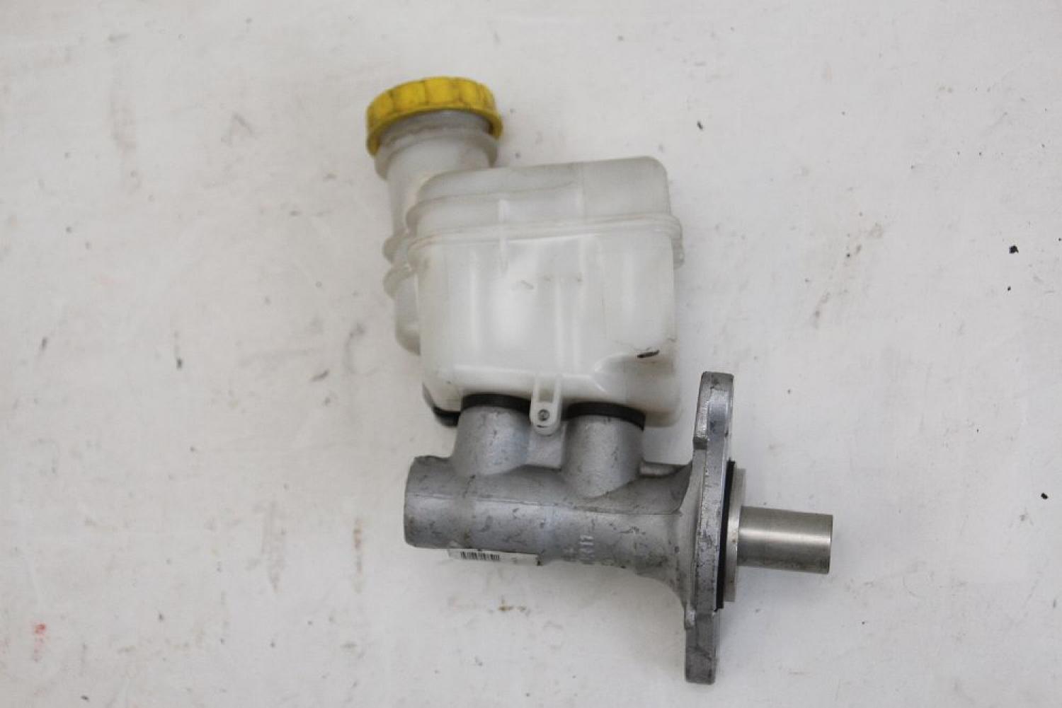 Hauptbremszylinder 1560813 Ford KA 2 RU8