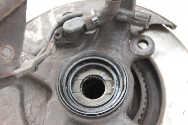 Achsschenkel vorn rechts 94381084 Opel FRONTERA B