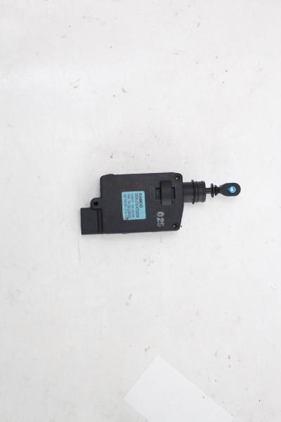 Stellmotor ZV Heckklappe 957502B000 Hyundai SANTA FE 2 CM