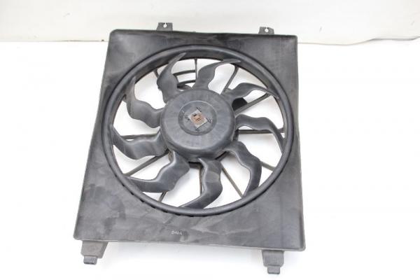 Ventilator (am Kühler) 977302B200 Hyundai SANTA FE 2 CM
