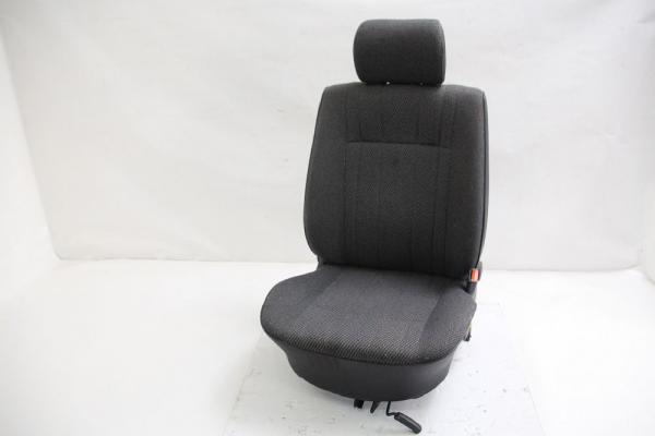 Sitz vorn rechts 357881106E VW PASSAT 35I