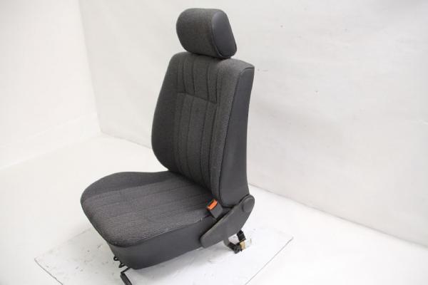 Sitz vorn rechts 357881106E VW PASSAT 35I
