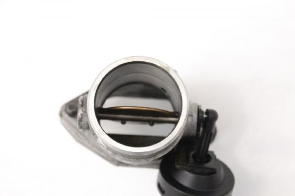 Drosselklappenstutzen 8E0154950C VW PASSAT Variant 3BG