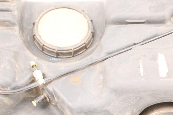 Kraftstofftank 8910162J00 Suzuki SWIFT 3 MZ