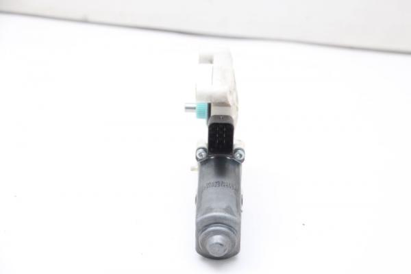 Fensterheber-Motor vorn rechts 0068204742 Mercedes VITO 2 W639
