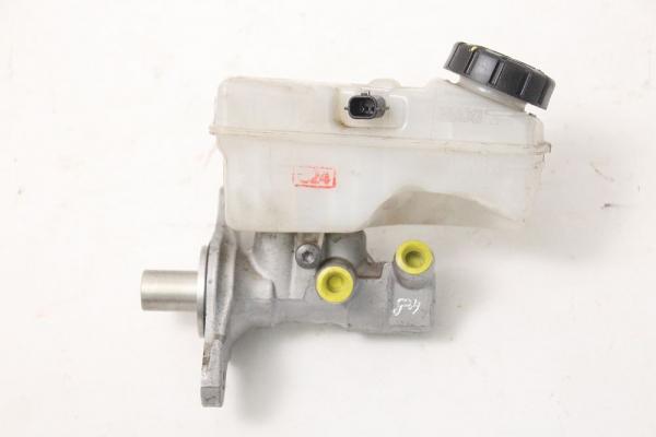 Hauptbremszylinder 460111938R DACIA SANDERO 2