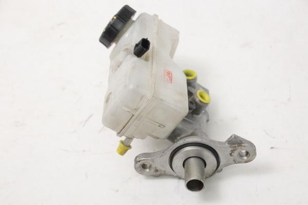 Hauptbremszylinder 460111938R DACIA SANDERO 2