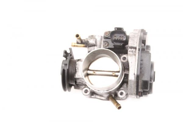 Drosselklappenstutzen 06A133064J Audi A3 8L