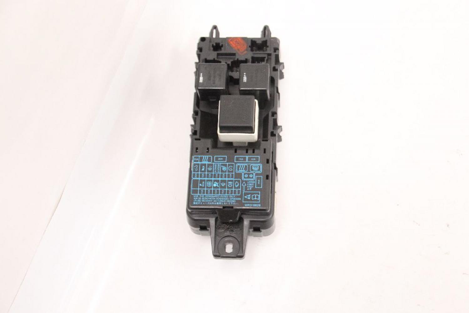 Sicherungskasten MB953355 Mitsubishi CARISMA 2 DA