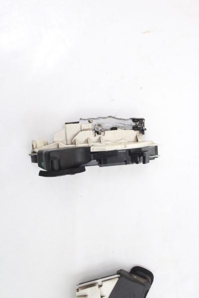 Türschloß vorn links 5K1837015B VW POLO 5 6R