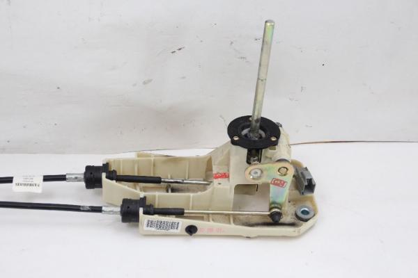 Bremssattel vorn links Ford MONDEO 4 Turnier ABS 2,0 103 KW 140 PS Diesel 10-201 gebraucht 2