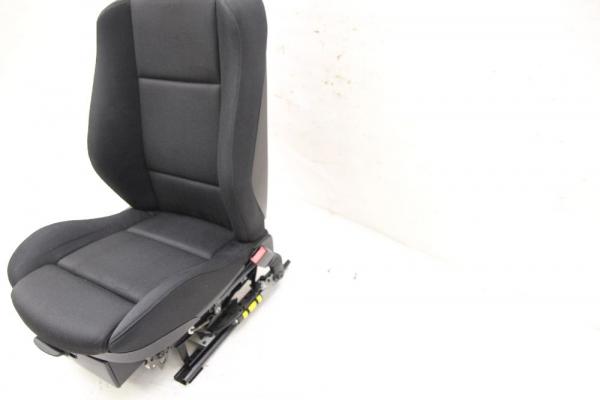 Sitz vorn rechts 52103421838 BMW X3 E83