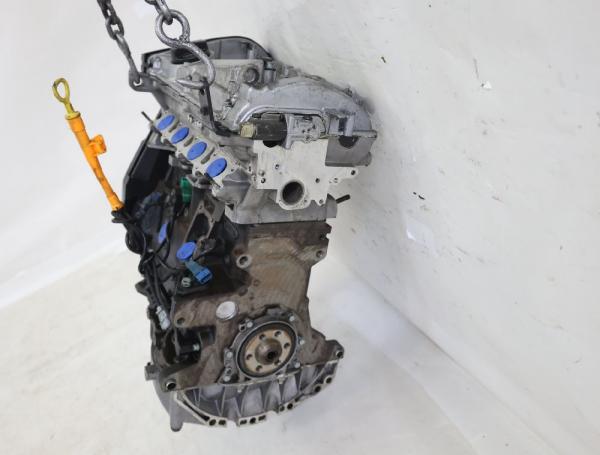 Motor Benzin Einspritzer 058103021E VW PASSAT Variant 3B