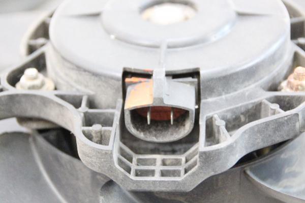 Ventilator (am Kühler) 1495675 Ford FIESTA 5 JH