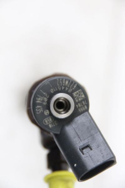 Einspritzduese (Diesel) Zylinder 1 13537794435 BMW 5er Touring E61