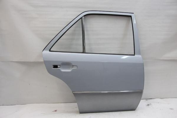 Tür hinten rechts 1247301805 Mercedes W124 Stufenheck