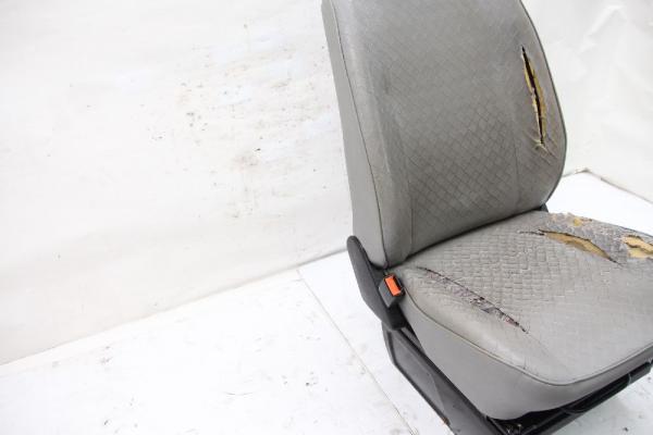 Sitz vorn links 701881257 VW T4 Kasten