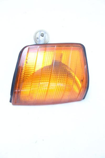 Blinker vorn rechts 2018260143 Mercedes 190 W201
