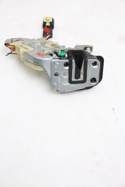 Türschloß vorn rechts 813203E010 Kia SORENTO 1 JC