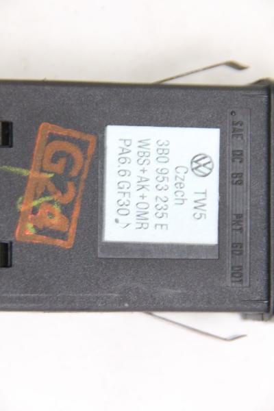 Schalter Warnblink 3B0953235E VW PASSAT 3B