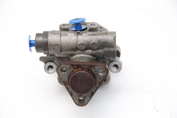 Lenkung Servopumpe 8D0145156K VW PASSAT 3B