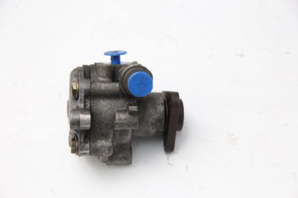 Lenkung Servopumpe 8D0145156K VW PASSAT 3B