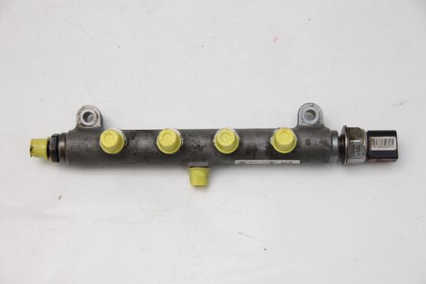 Diesel Verteilerrohr 057130089Q Audi A8 4H D4