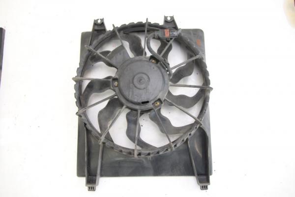 Ventilator (am Kühler) 977302B200 Hyundai SANTA FE 2 CM