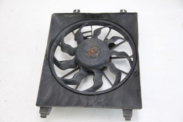 Ventilator (am Kühler) 977302B200 Hyundai SANTA FE 2 CM