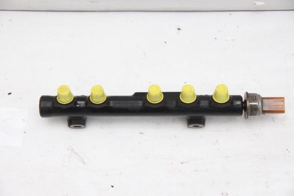 Diesel Verteilerrohr 9804776780 Ford FOCUS 3 Turnier