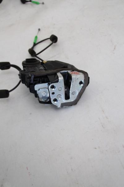 Türschloß hinten rechts 6905042020 Toyota RAV4 3 SA CA