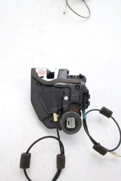 Türschloß hinten rechts 6905042020 Toyota RAV4 3 SA CA
