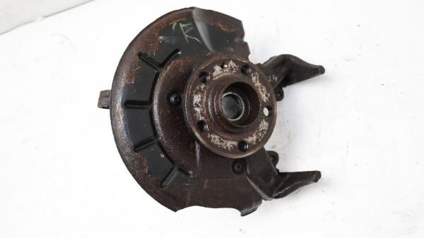 Achsschenkel vorn rechts 6R0407621E Skoda ROOMSTER 5J