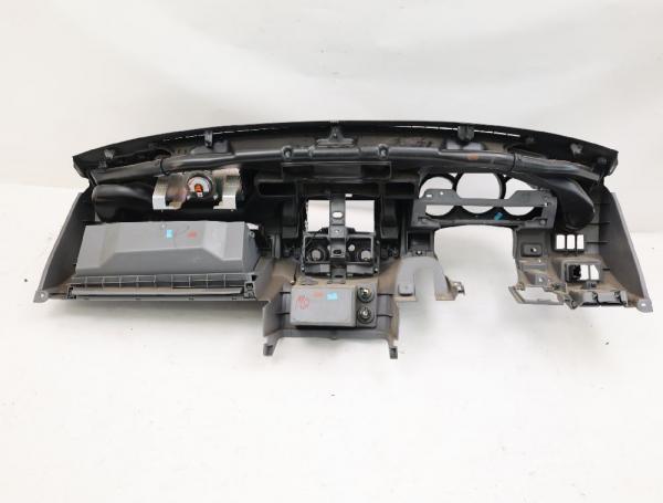 Armaturenbrett UR7960401E30 Mazda BT 50 UN