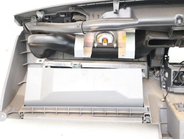 Armaturenbrett UR7960401E30 Mazda BT 50 UN