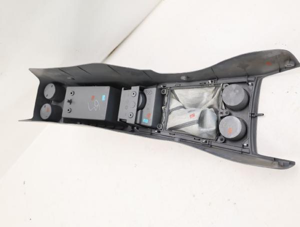 Mittelkonsole UR6164340B Mazda BT 50 UN
