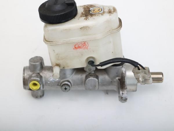 Hauptbremszylinder UR7943400 Mazda BT 50 UN