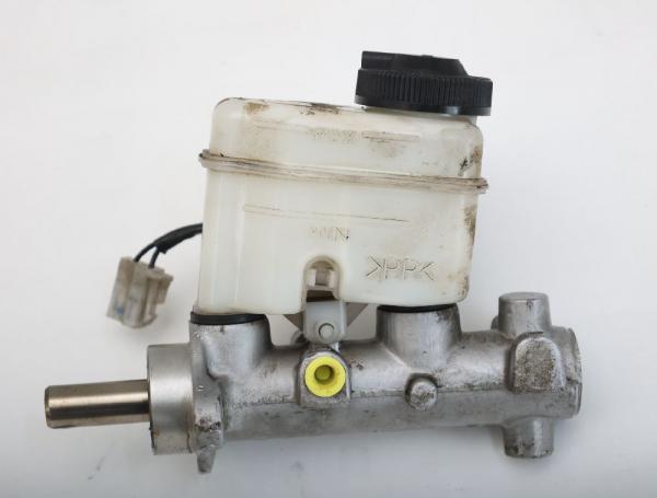 Hauptbremszylinder UR7943400 Mazda BT 50 UN