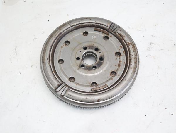 Schwungrad mit Zahnkranz 06F105266N VW GOLF 5