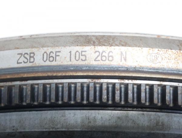 Schwungrad mit Zahnkranz 06F105266N VW GOLF 5