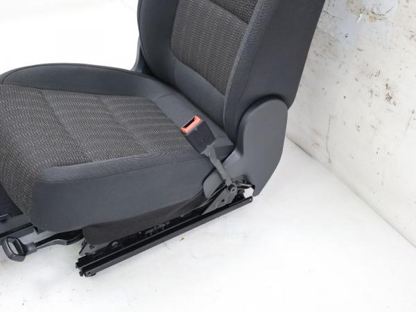 Sitz vorn rechts 5N0881406BP VW TIGUAN 1