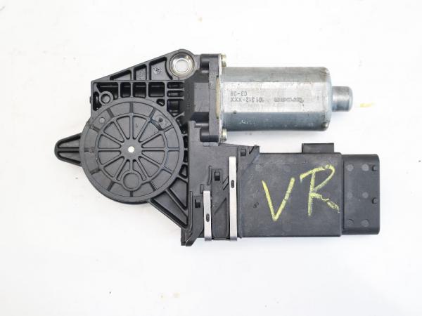 Fensterheber-Motor vorn rechts 0130821730 Skoda OCTAVIA 1 1U Combi